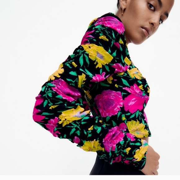 NWT ZARA Black Floral Printed Crop Top Long Sleeves Blouse Size Medium Ruched M - Picture 4 of 13